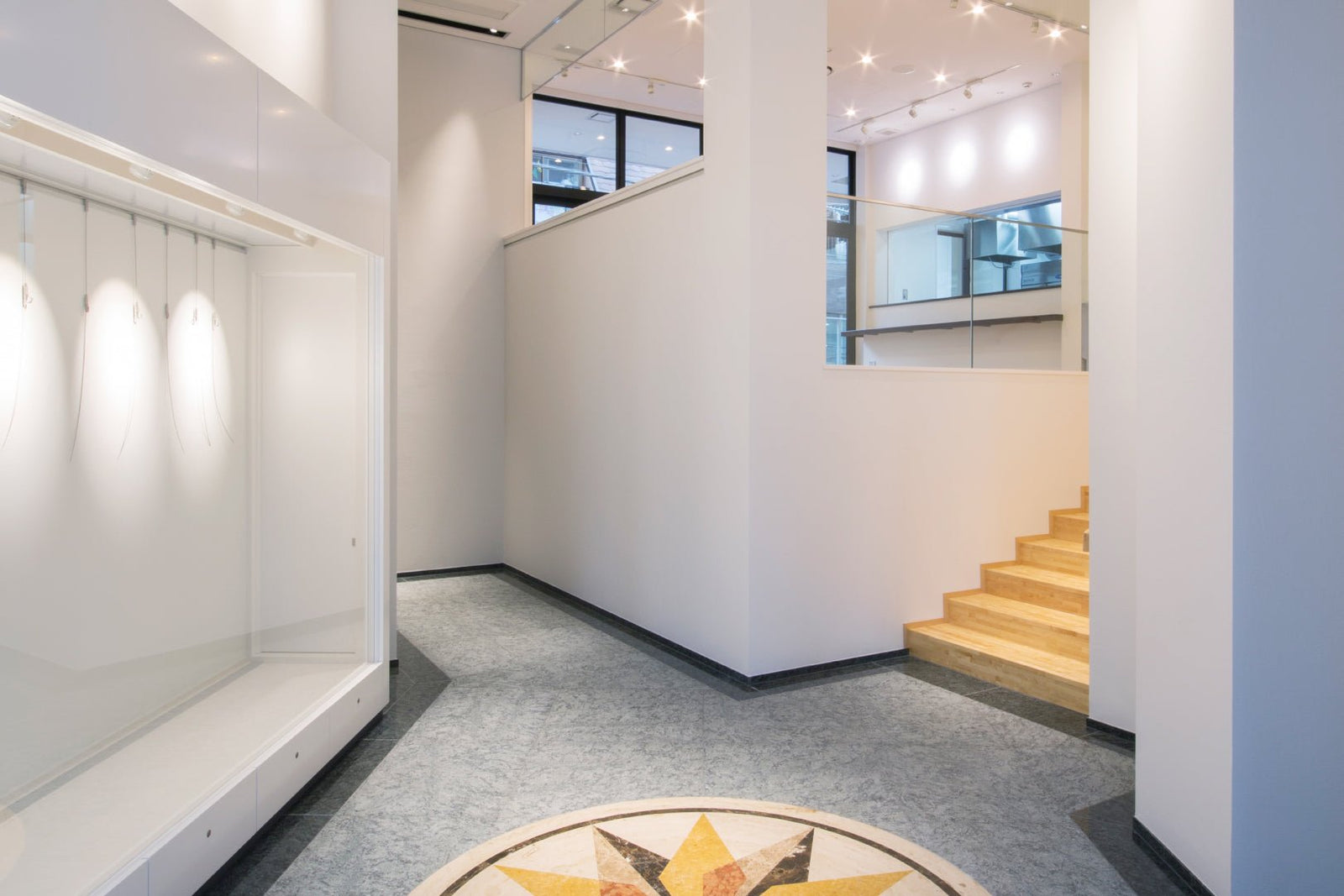 Hideharu Fukasaku Gallery Roppongi