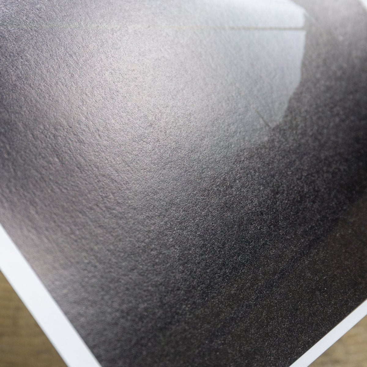 【ILFORD】Gold Fibre Rag - PHOTOPRI【写真展・美術展品質のプリントサービス】 写真やイラスト・NFTアートの印刷を個展(写真展・美術展)向けにリーズナブルにジクレー印刷をするなら”PHOTOPRI”(フォトプリ)で。写真やイラスト・デジタルアートの印刷・額装・キャンバスパネルを個展・写真展向けにリーズナブルに印刷!8000円以上で送料無料中!PC・スマホどちらでもネットで注文OK!作品レベルの高品質