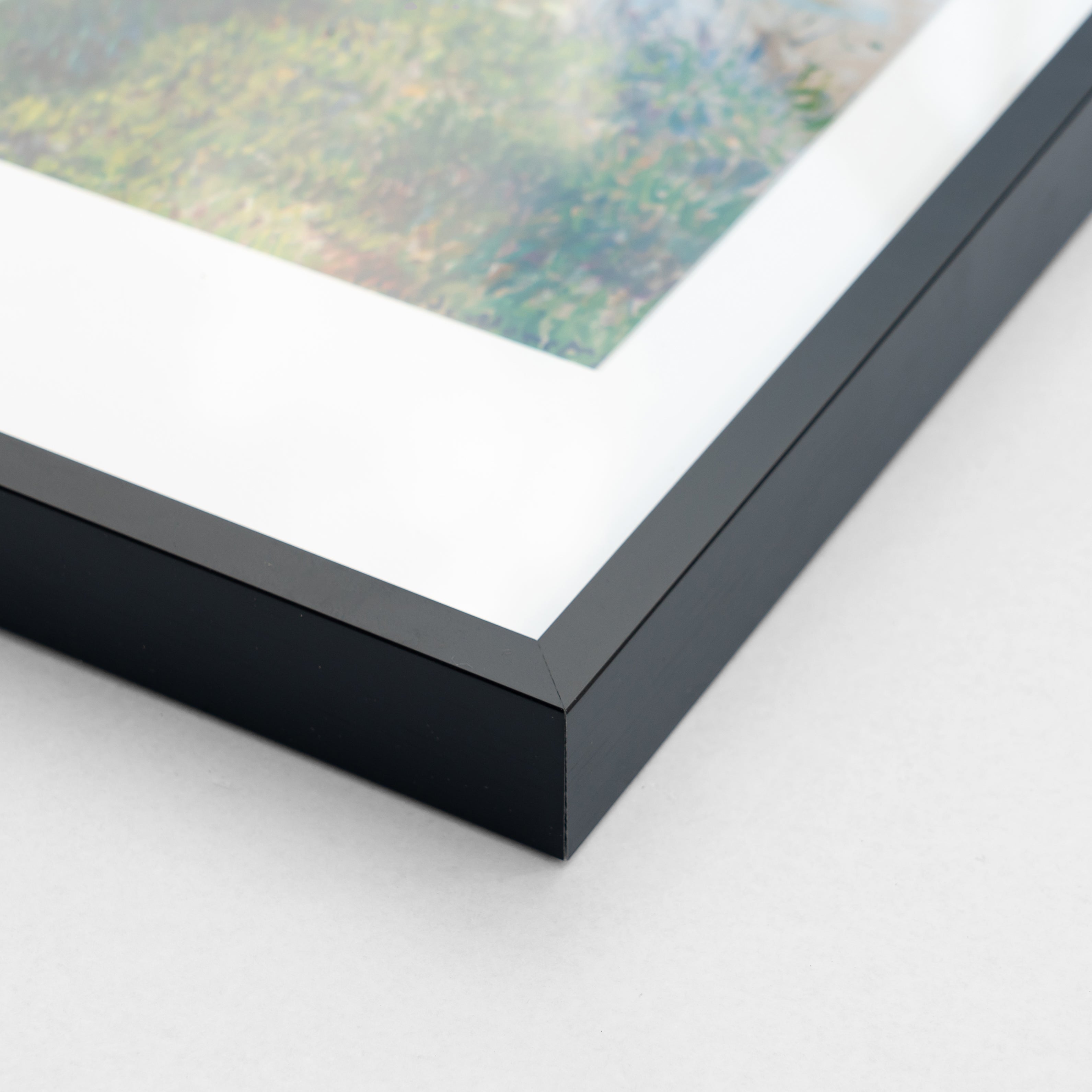 アルミ額装 - PHOTOPRI【写真展・美術展品質のプリントサービス】 写真やイラスト・NFTアートの印刷を個展(写真展・美術展)向けにリーズナブルにジクレー印刷をするなら”PHOTOPRI”(フォトプリ)で。写真やイラスト・デジタルアートの印刷・額装・キャンバスパネルを個展・写真展向けにリーズナブルに印刷!8000円以上で送料無料中!PC・スマホどちらでもネットで注文OK!作品レベルの高品質