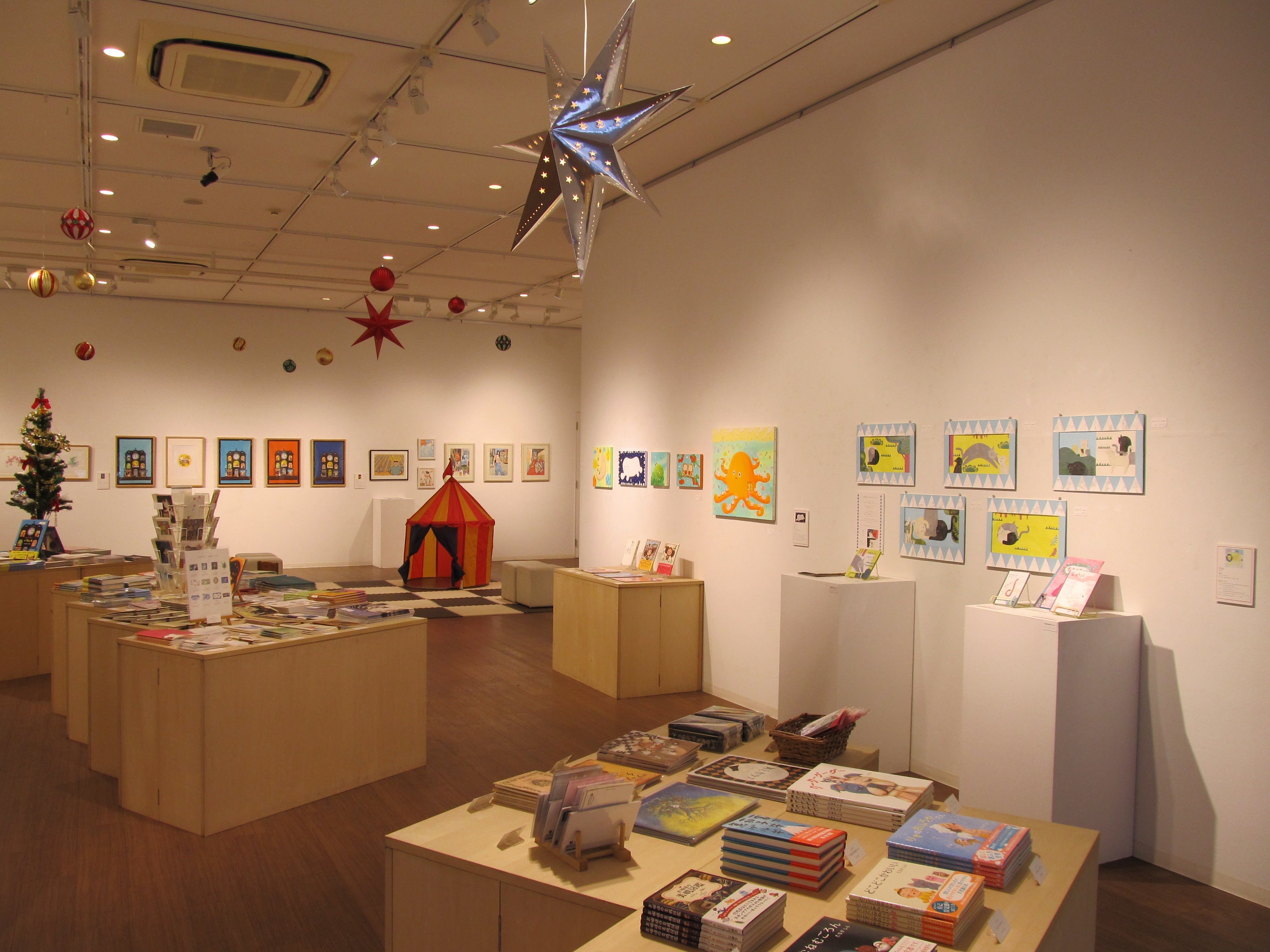 FEI ART MUSEUM YOKOHAMA - PHOTOPRI【写真展・美術展品質のプリントサービス】 写真やイラスト・NFTアートの印刷を個展(写真展・美術展)向けにリーズナブルにジクレー印刷をするなら”PHOTOPRI”(フォトプリ)で。写真やイラスト・デジタルアートの印刷・額装・キャンバスパネルを個展・写真展向けにリーズナブルに印刷!8000円以上で送料無料中!PC・スマホどちらでもネットで注文OK!作品レベルの高品質