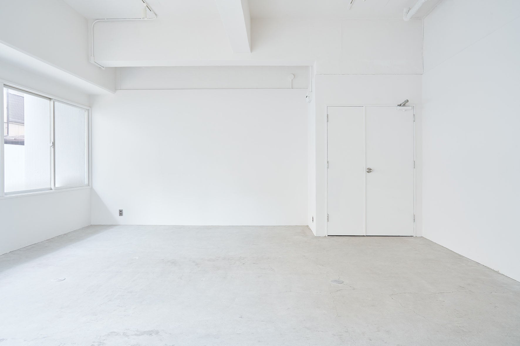 GALLERY METABO ROOM105 - PHOTOPRI【写真展・美術展品質のプリントサービス】 写真やイラスト・NFTアートの印刷を個展(写真展・美術展)向けにリーズナブルにジクレー印刷をするなら”PHOTOPRI”(フォトプリ)で。写真やイラスト・デジタルアートの印刷を個展・写真展向けにリーズナブルに印刷!8000円以上で送料無料中!PC・スマホどちらでもネットで注文OK!作品レベルの高品質な写真プリント・ジークレ