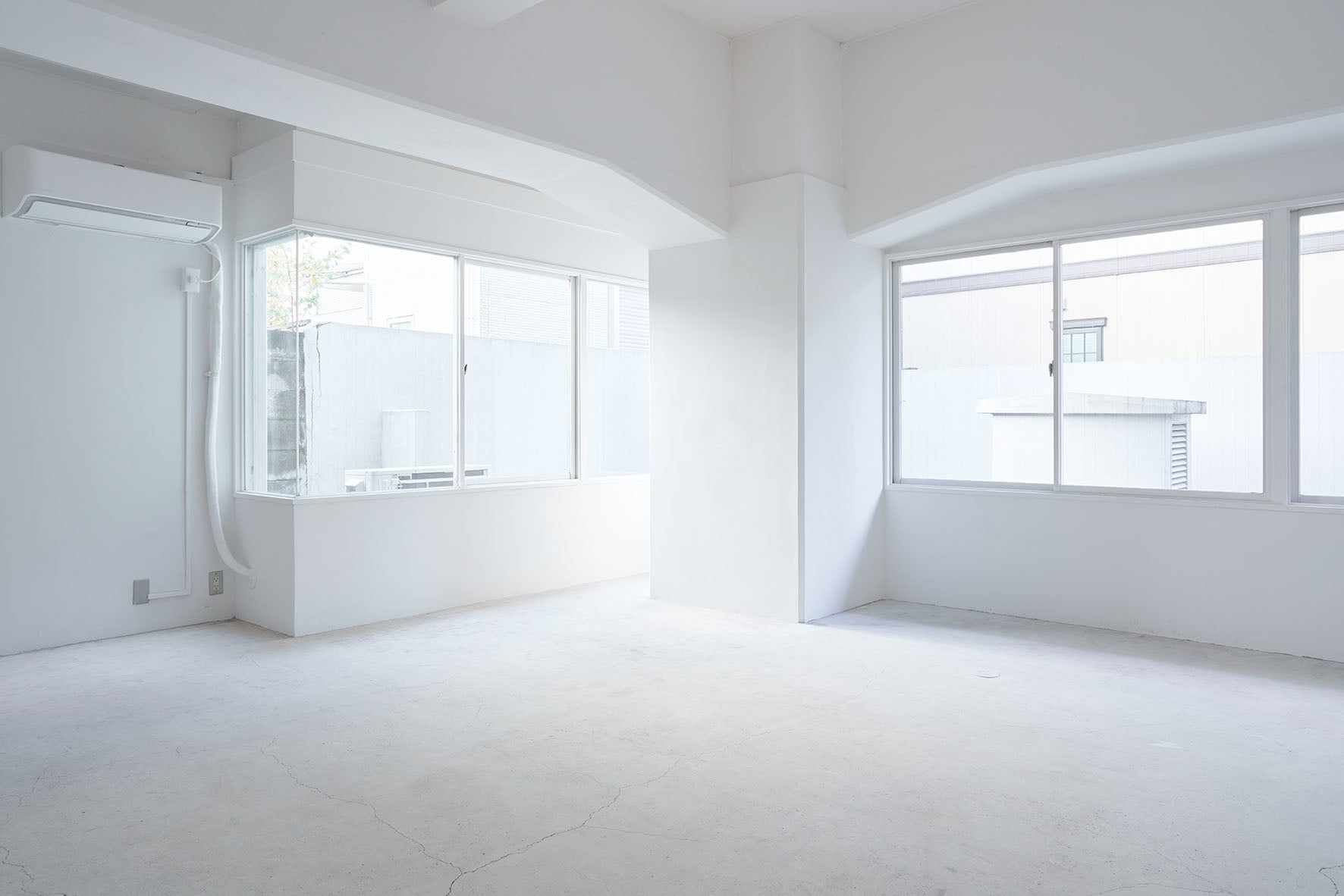 GALLERY METABO ROOM105 - PHOTOPRI【写真展・美術展品質のプリントサービス】 写真やイラスト・NFTアートの印刷を個展(写真展・美術展)向けにリーズナブルにジクレー印刷をするなら”PHOTOPRI”(フォトプリ)で。写真やイラスト・デジタルアートの印刷を個展・写真展向けにリーズナブルに印刷!8000円以上で送料無料中!PC・スマホどちらでもネットで注文OK!作品レベルの高品質な写真プリント・ジークレ