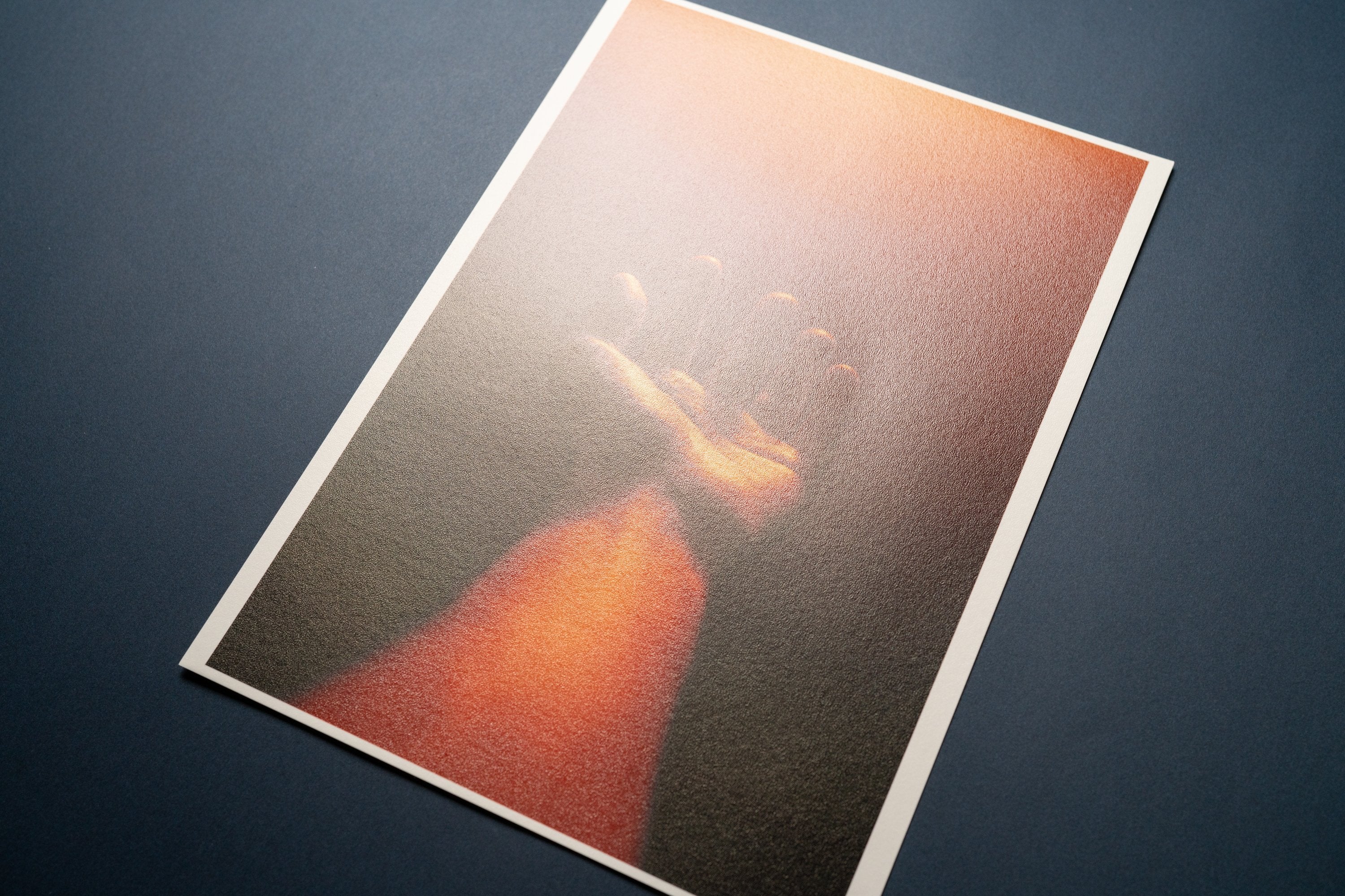 【PICTRAN】局紙 - PHOTOPRI【写真展・美術展品質のプリントサービス】 写真やイラスト・NFTアートの印刷を個展(写真展・美術展)向けにリーズナブルにジクレー印刷をするなら”PHOTOPRI”(フォトプリ)で。写真やイラスト・デジタルアートの印刷・額装・キャンバスパネルを個展・写真展向けにリーズナブルに印刷!8000円以上で送料無料中!PC・スマホどちらでもネットで注文OK!作品レベルの高品質