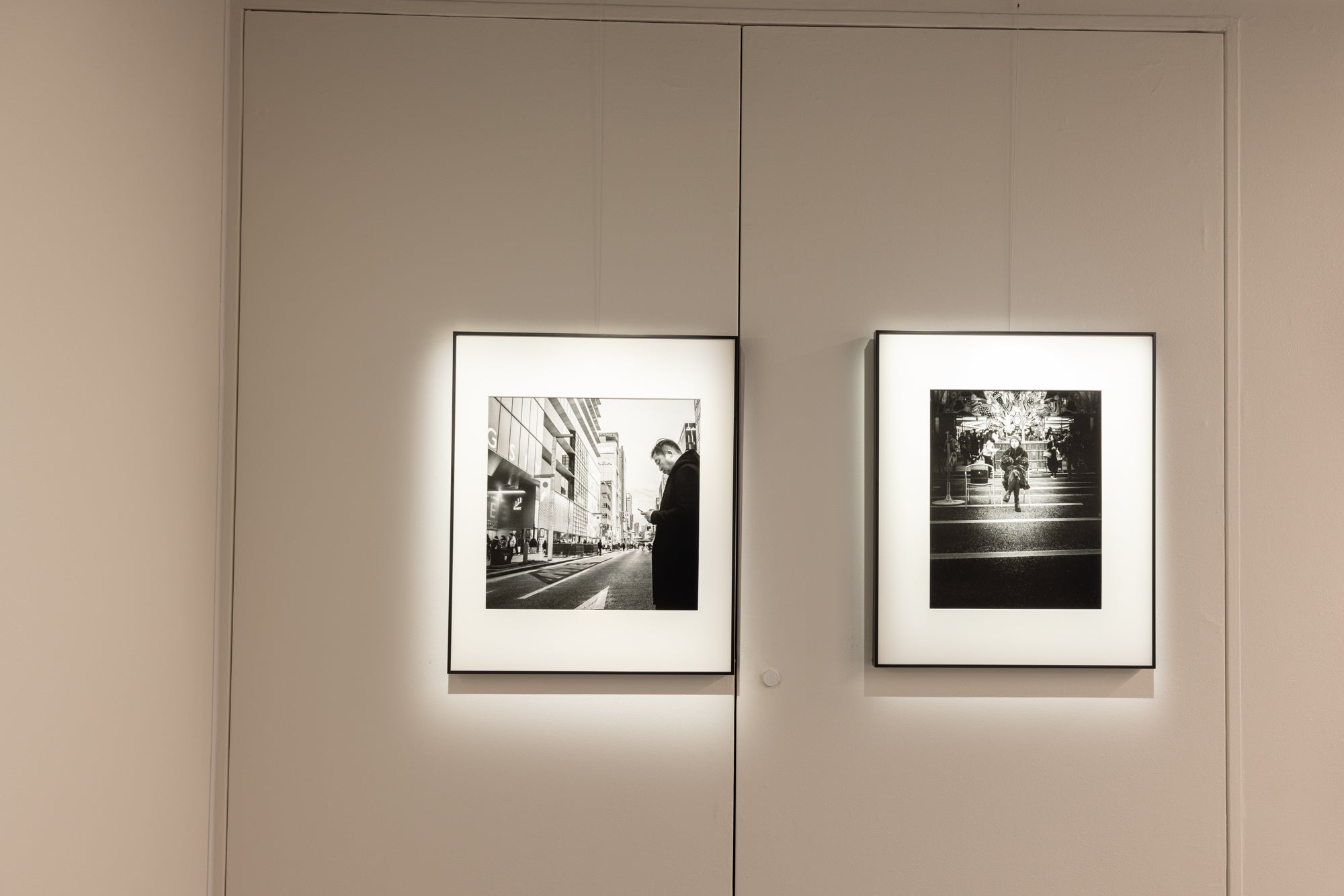 ヒコヒコギャラリー - PHOTOPRI【写真展・美術展品質のプリントサービス】 写真やイラスト・NFTアートの印刷を個展(写真展・美術展)向けにリーズナブルにジクレー印刷をするなら”PHOTOPRI”(フォトプリ)で。写真やイラスト・デジタルアートの印刷を個展・写真展向けにリーズナブルに印刷!8000円以上で送料無料中!PC・スマホどちらでもネットで注文OK!作品レベルの高品質な写真プリント・ジークレ