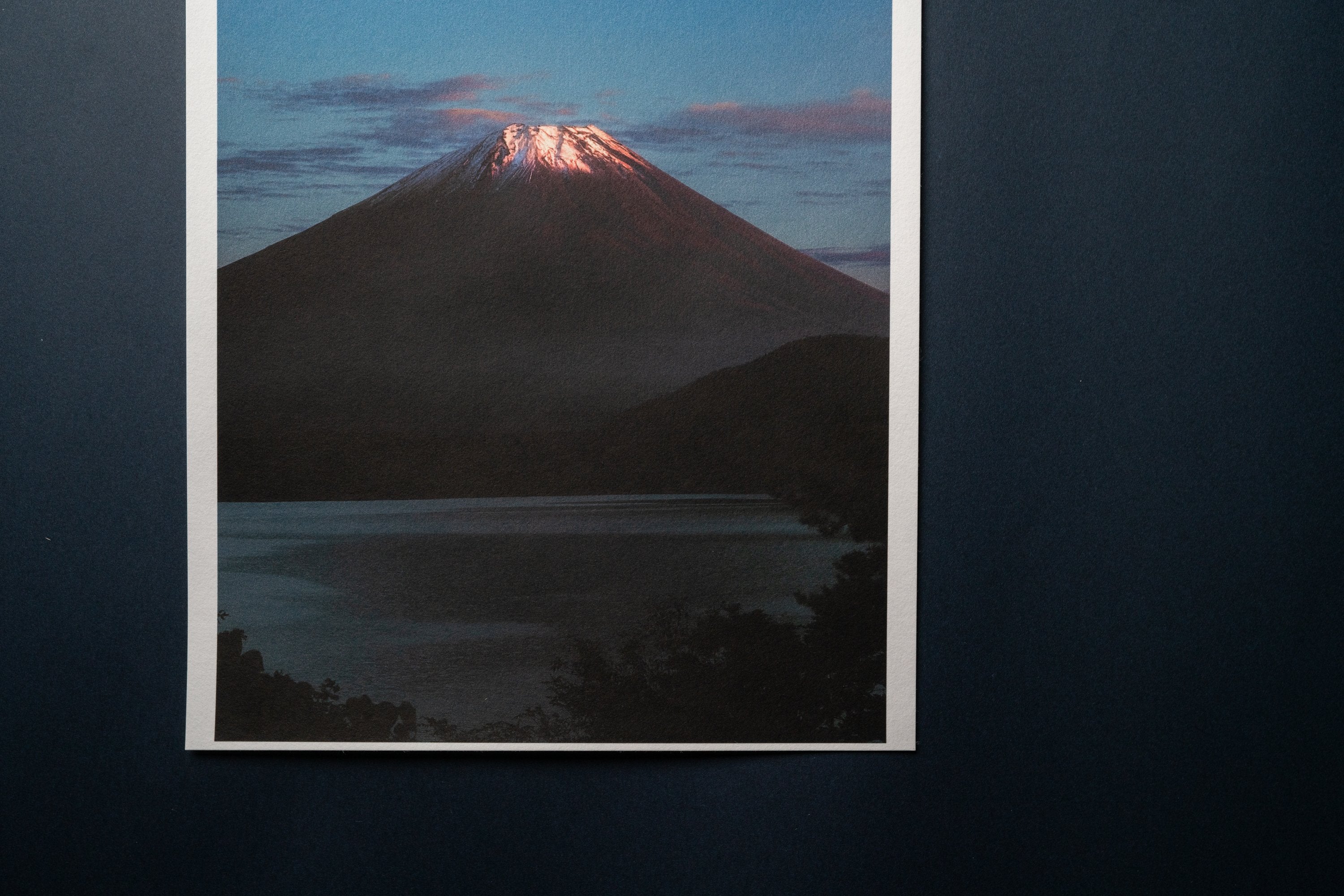 【阿波和紙】楮 厚口 白 - PHOTOPRI【写真展・美術展品質のプリントサービス】 写真やイラスト・NFTアートの印刷を個展(写真展・美術展)向けにリーズナブルにジクレー印刷をするなら”PHOTOPRI”(フォトプリ)で。写真やイラスト・デジタルアートの印刷・額装・キャンバスパネルを個展・写真展向けにリーズナブルに印刷!8000円以上で送料無料中!PC・スマホどちらでもネットで注文OK!作品レベルの高品質