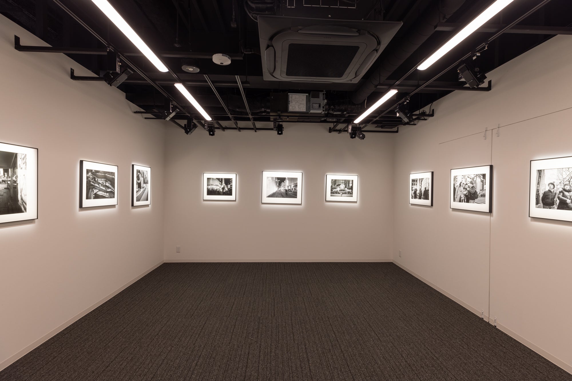 ヒコヒコギャラリー - PHOTOPRI【写真展・美術展品質のプリントサービス】 写真やイラスト・NFTアートの印刷を個展(写真展・美術展)向けにリーズナブルにジクレー印刷をするなら”PHOTOPRI”(フォトプリ)で。写真やイラスト・デジタルアートの印刷を個展・写真展向けにリーズナブルに印刷!8000円以上で送料無料中!PC・スマホどちらでもネットで注文OK!作品レベルの高品質な写真プリント・ジークレ