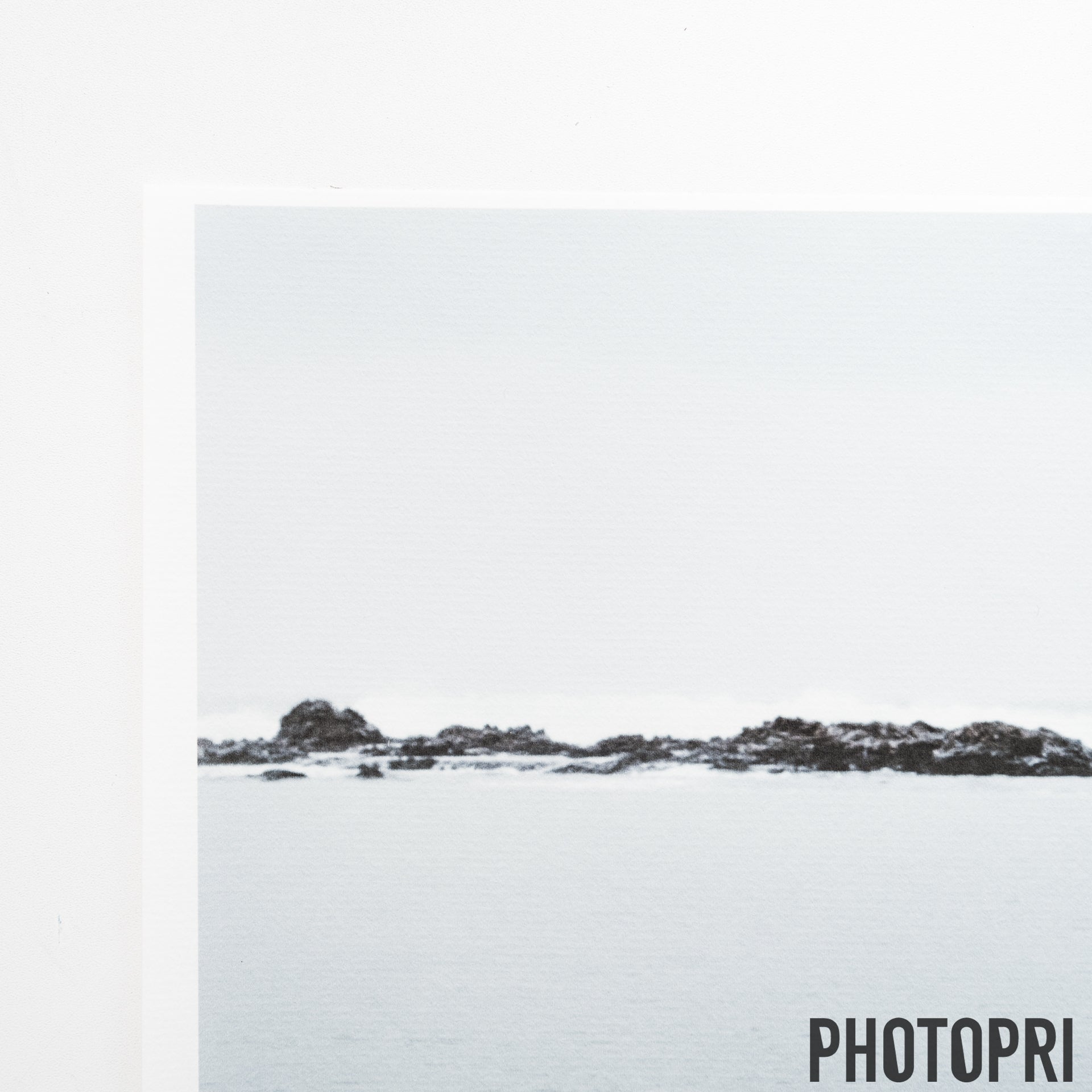 【阿波和紙】忌部 薄口 白 - PHOTOPRI【写真展・美術展品質のプリントサービス】 写真やイラスト・NFTアートの印刷を個展(写真展・美術展)向けにリーズナブルにジクレー印刷をするなら”PHOTOPRI”(フォトプリ)で。写真やイラスト・デジタルアートの印刷・額装・キャンバスパネルを個展・写真展向けにリーズナブルに印刷!8000円以上で送料無料中!PC・スマホどちらでもネットで注文OK!作品レベルの高品質
