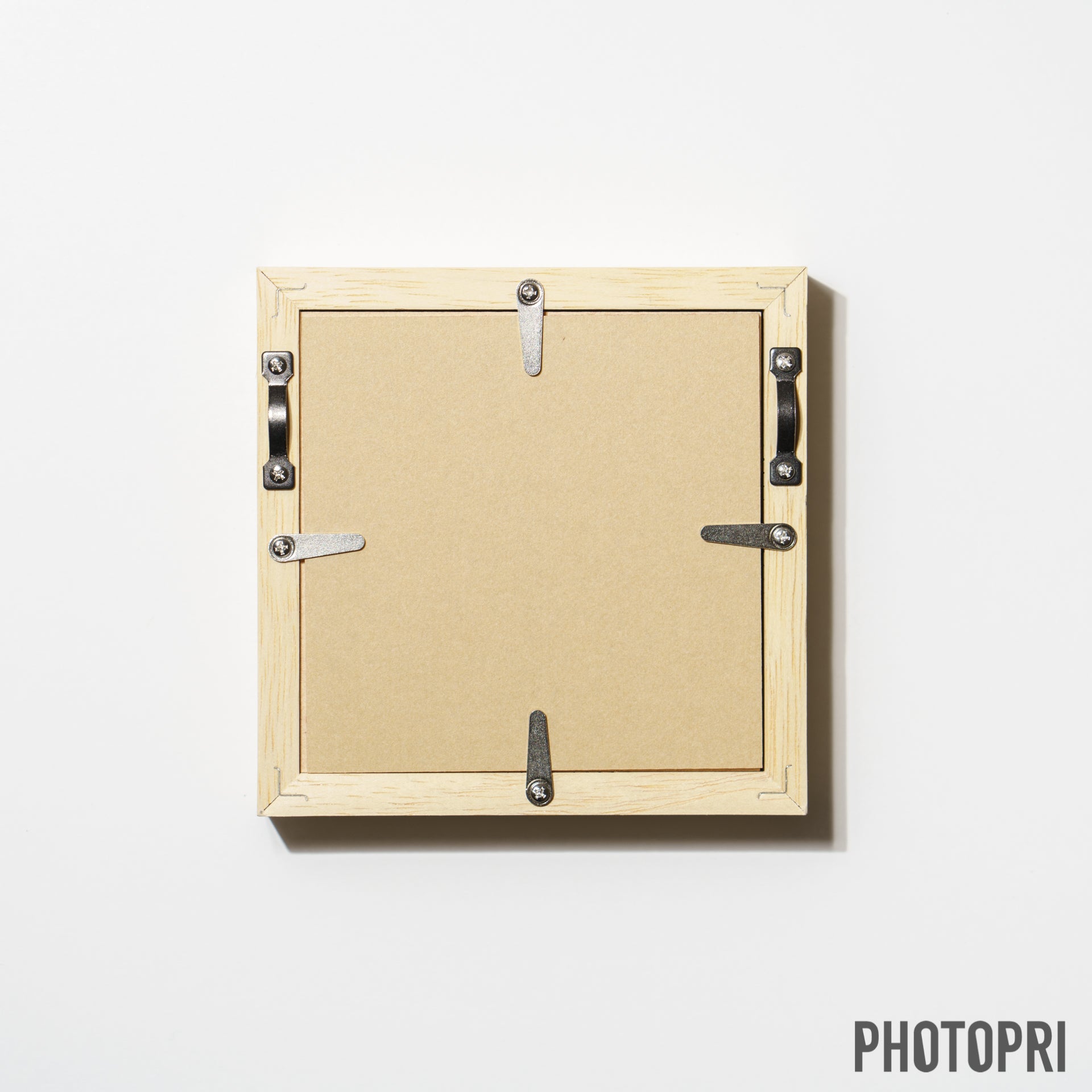 木製フレーム - PHOTOPRI【写真展・美術展品質のプリントサービス】 写真やイラスト・NFTアートの印刷を個展(写真展・美術展)向けにリーズナブルにジクレー印刷をするなら”PHOTOPRI”(フォトプリ)で。写真やイラスト・デジタルアートの印刷を個展・写真展向けにリーズナブルに印刷!8000円以上で送料無料中!PC・スマホどちらでもネットで注文OK!作品レベルの高品質な写真プリント・ジークレ
