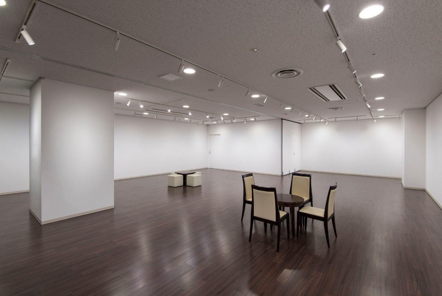 ヒルトピア アートスクエア - PHOTOPRI【写真展・美術展品質のプリントサービス】 写真やイラスト・NFTアートの印刷を個展(写真展・美術展)向けにリーズナブルにジクレー印刷をするなら”PHOTOPRI”(フォトプリ)で。写真やイラスト・デジタルアートの印刷・額装・キャンバスパネルを個展・写真展向けにリーズナブルに印刷!8000円以上で送料無料中!PC・スマホどちらでもネットで注文OK!作品レベルの高品質