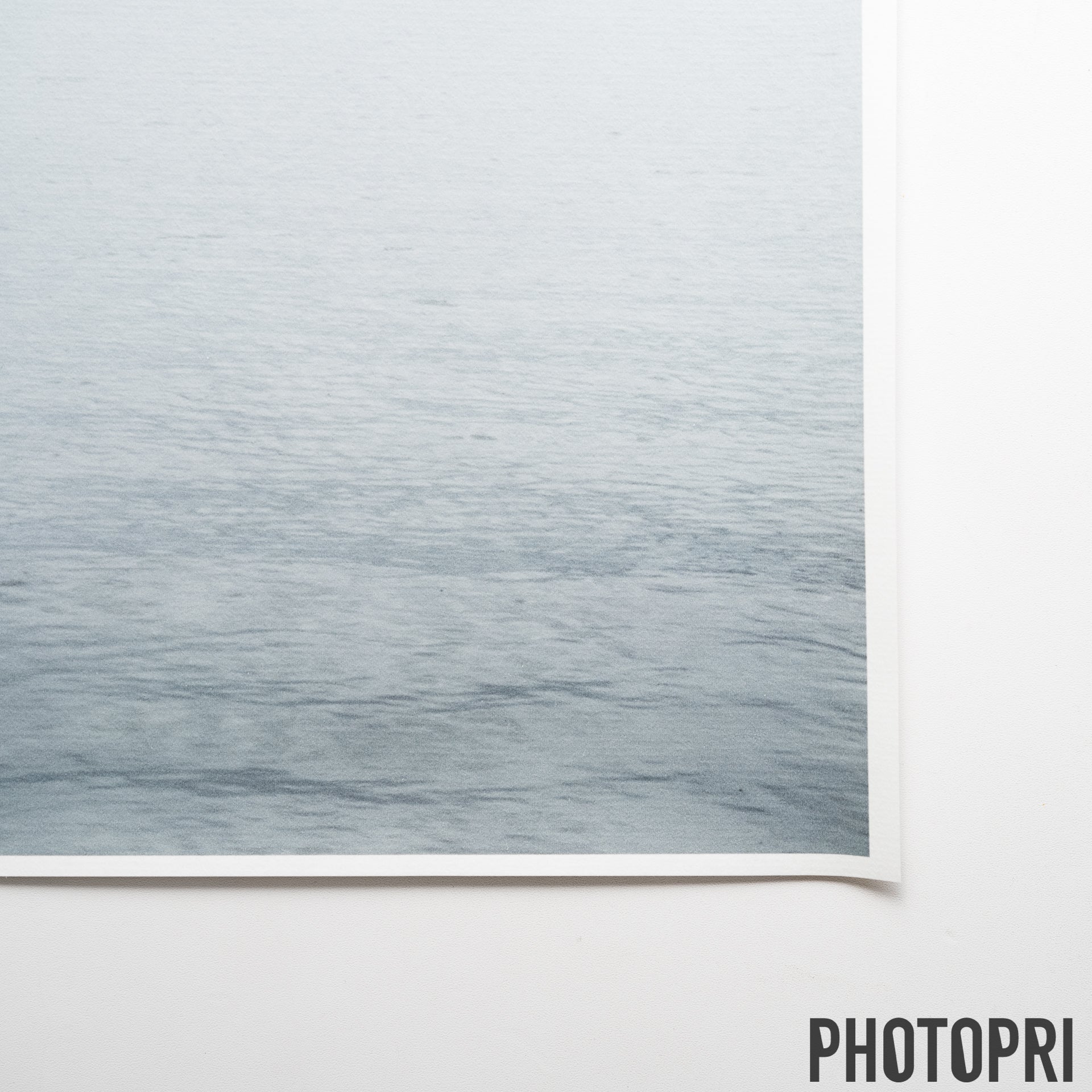 【阿波和紙】忌部 薄口 白 - PHOTOPRI【写真展・美術展品質のプリントサービス】 写真やイラスト・NFTアートの印刷を個展(写真展・美術展)向けにリーズナブルにジクレー印刷をするなら”PHOTOPRI”(フォトプリ)で。写真やイラスト・デジタルアートの印刷・額装・キャンバスパネルを個展・写真展向けにリーズナブルに印刷!8000円以上で送料無料中!PC・スマホどちらでもネットで注文OK!作品レベルの高品質