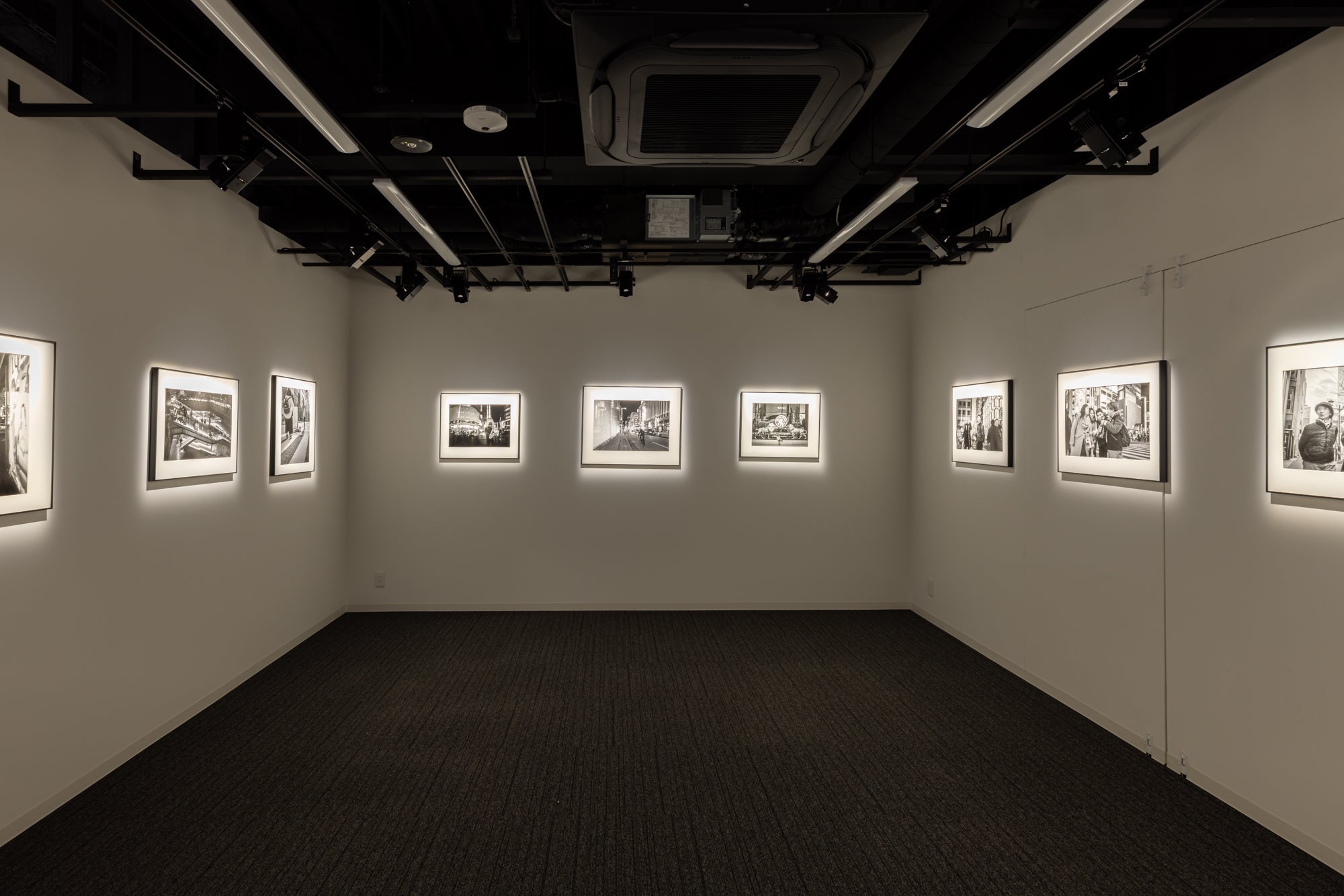 ヒコヒコギャラリー - PHOTOPRI【写真展・美術展品質のプリントサービス】 写真やイラスト・NFTアートの印刷を個展(写真展・美術展)向けにリーズナブルにジクレー印刷をするなら”PHOTOPRI”(フォトプリ)で。写真やイラスト・デジタルアートの印刷を個展・写真展向けにリーズナブルに印刷!8000円以上で送料無料中!PC・スマホどちらでもネットで注文OK!作品レベルの高品質な写真プリント・ジークレ