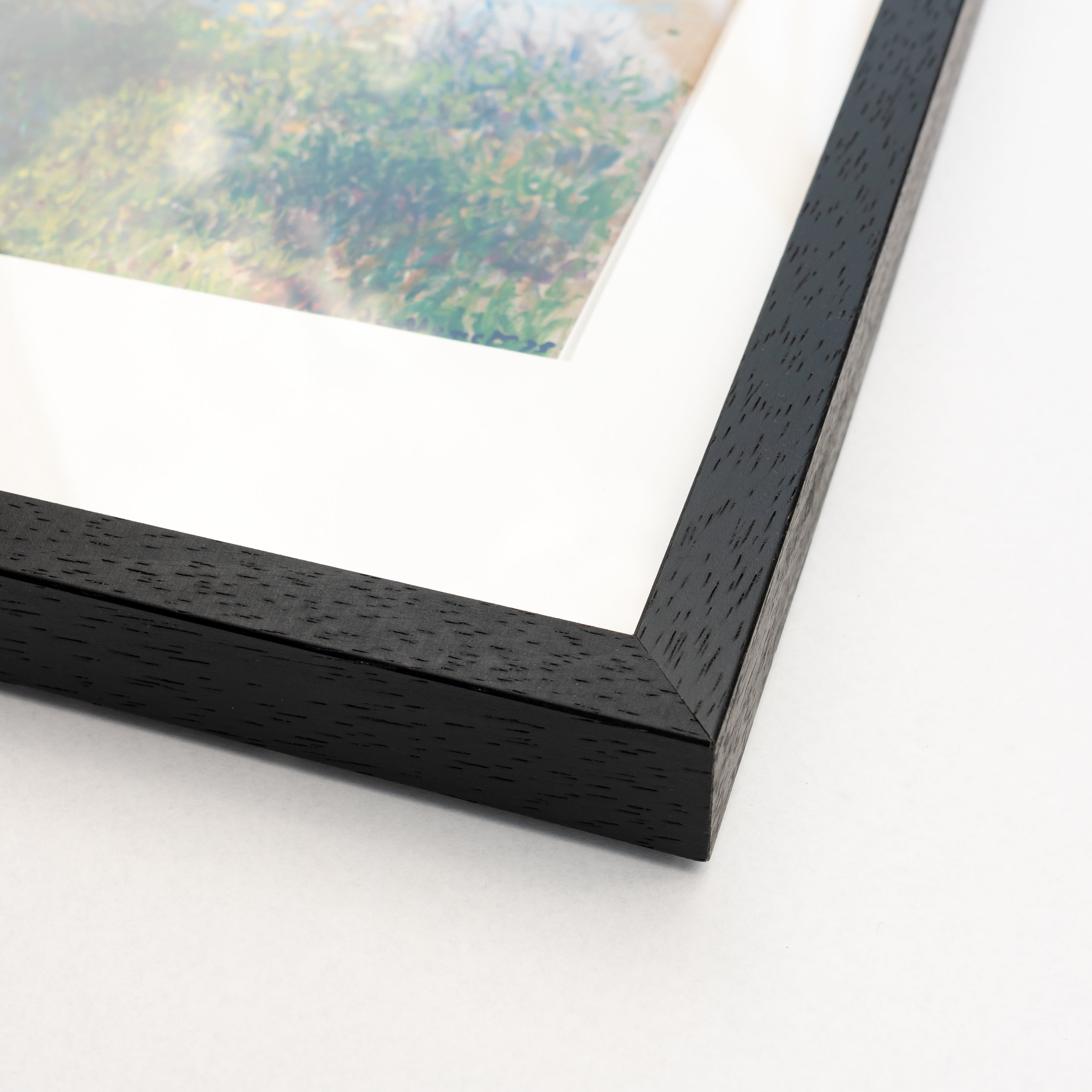 木製額装 - PHOTOPRI【写真展・美術展品質のプリントサービス】 写真やイラスト・NFTアートの印刷を個展(写真展・美術展)向けにリーズナブルにジクレー印刷をするなら”PHOTOPRI”(フォトプリ)で。写真やイラスト・デジタルアートの印刷・額装・キャンバスパネルを個展・写真展向けにリーズナブルに印刷！8000円以上で送料無料中！PC・スマホどちらでもネットで注文OK！作品レベルの高品質