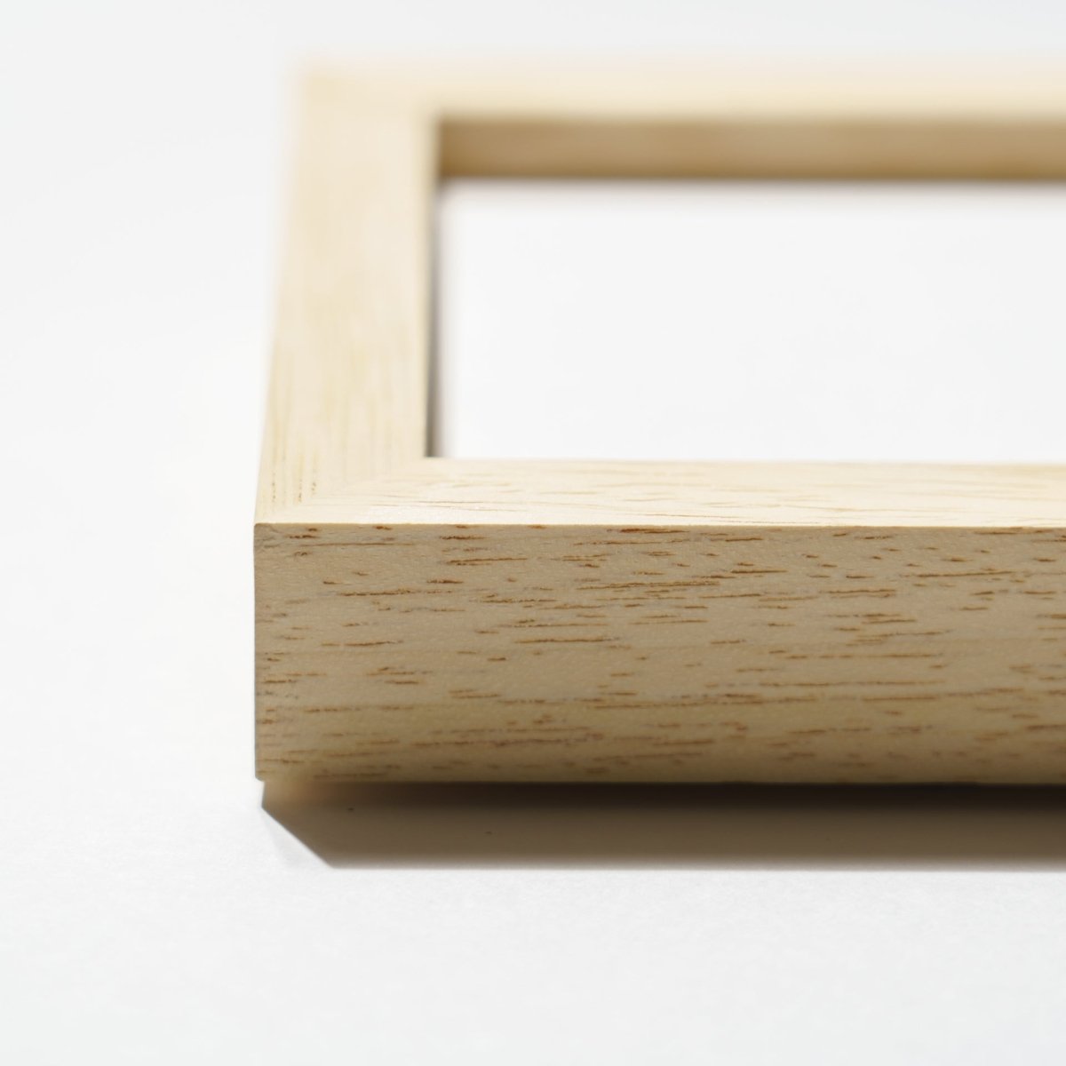 木製フレーム＆オーバーマット加工 - PHOTOPRI【写真展・美術展品質のプリントサービス】 写真やイラスト・NFTアートの印刷を個展(写真展・美術展)向けにリーズナブルにジクレー印刷をするなら”PHOTOPRI”(フォトプリ)で。写真やイラスト・デジタルアートの印刷・額装・キャンバスパネルを個展・写真展向けにリーズナブルに印刷！8000円以上で送料無料中！PC・スマホどちらでもネットで注文OK！作品レベルの高品質