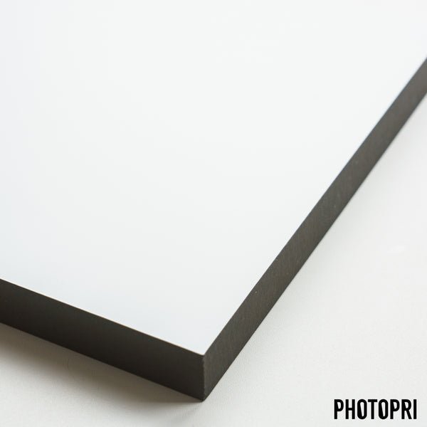 木製パネル加工 - PHOTOPRI【写真展・美術展品質のプリントサービス】 写真やイラスト・NFTアートの印刷を個展(写真展・美術展)向けにリーズナブルにジクレー印刷をするなら”PHOTOPRI”(フォトプリ)で。写真やイラスト・デジタルアートの印刷・額装・キャンバスパネルを個展・写真展向けにリーズナブルに印刷！8000円以上で送料無料中！PC・スマホどちらでもネットで注文OK！作品レベルの高品質